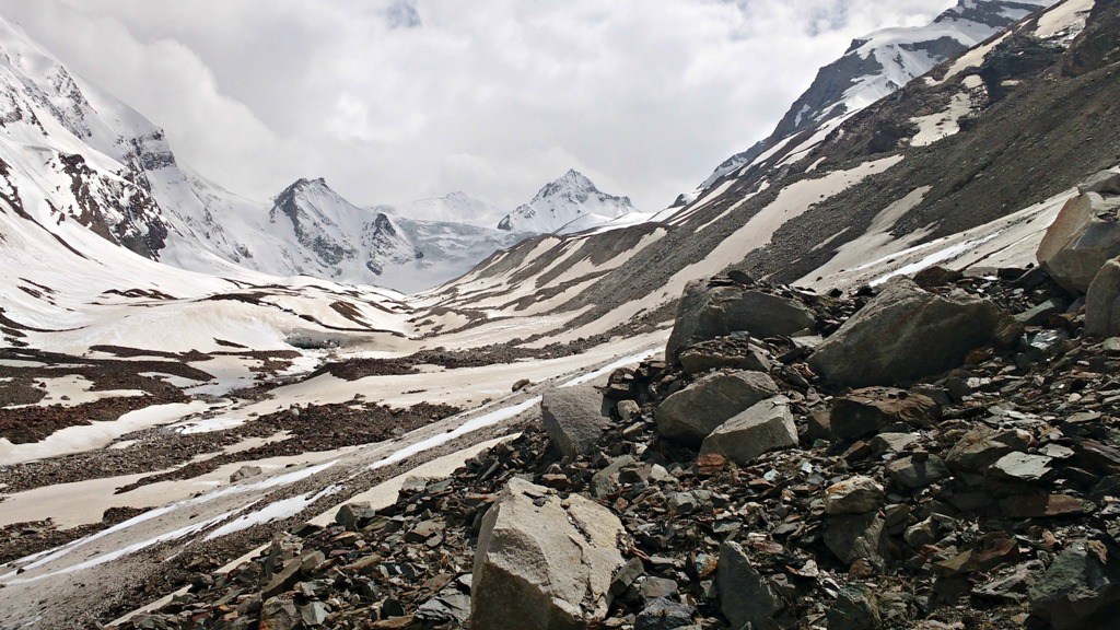 En route pass base camp - Lamkhaga pass trek