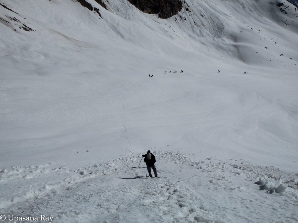 The almost vertical pass.........look at the tiny dots......they are trying to climb up