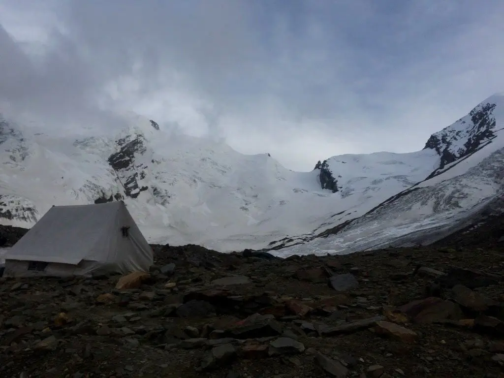 Camping on scree and gravel slop of Auden's col basecamp