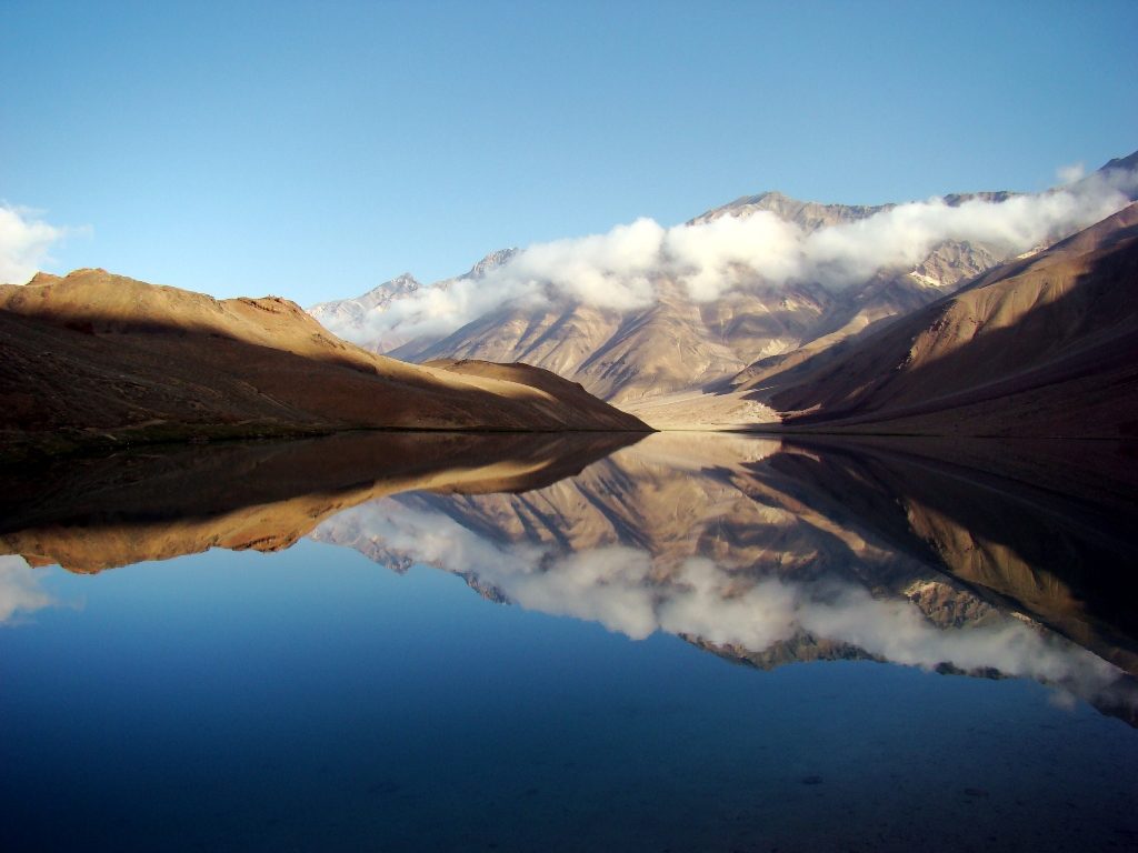 Overhanging clouds over Chandratal lake