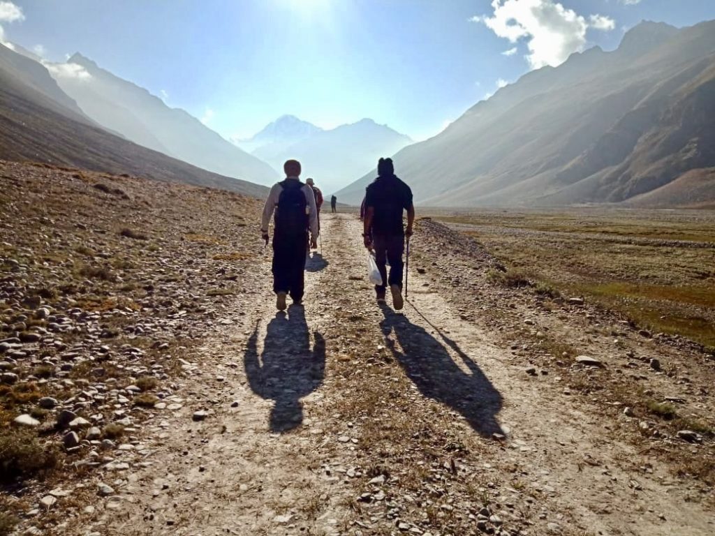 Traversing the Dumti meadows