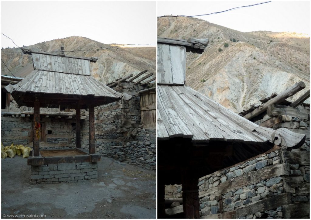 Wooden temple in Ropa