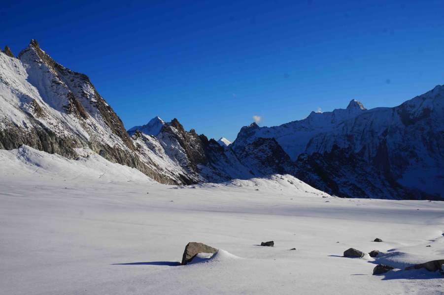 snowfields below Lamkhaga pass