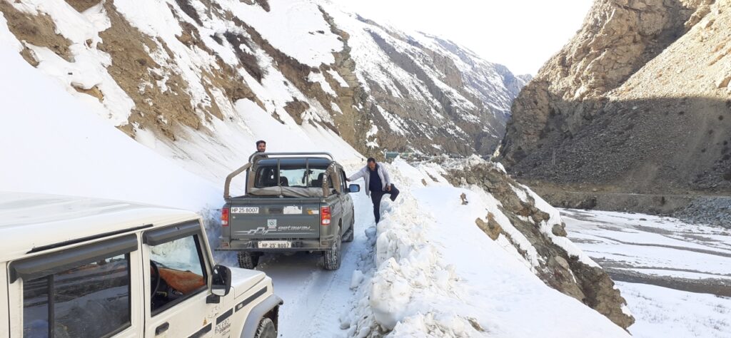 Driving on icy roads in Kinnaur