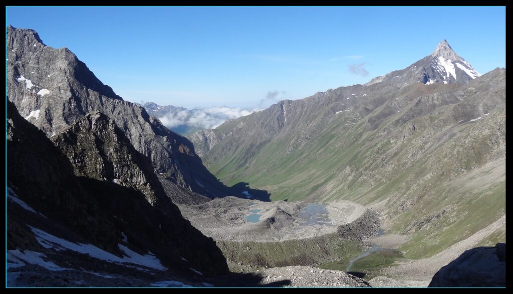 panoramic-view-of-Har-ki-dun-valley-1