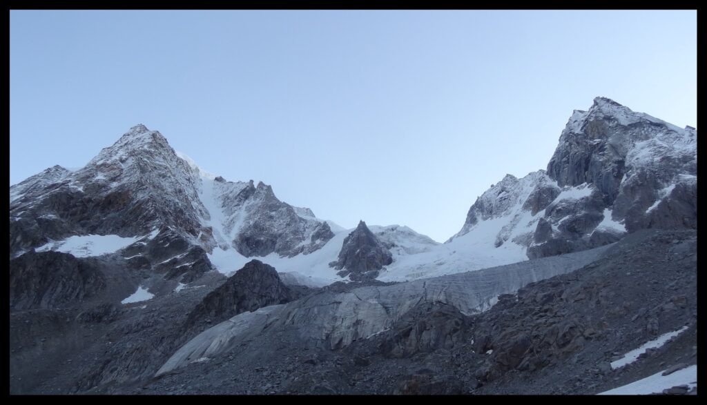 view-of-Borasu-pass-from-boulder-campsite-1