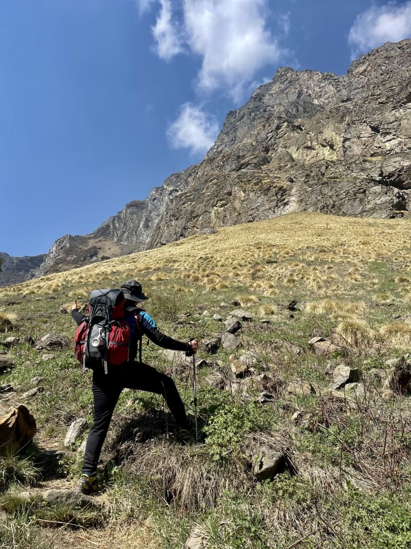 Hiking towards Kedarkharak