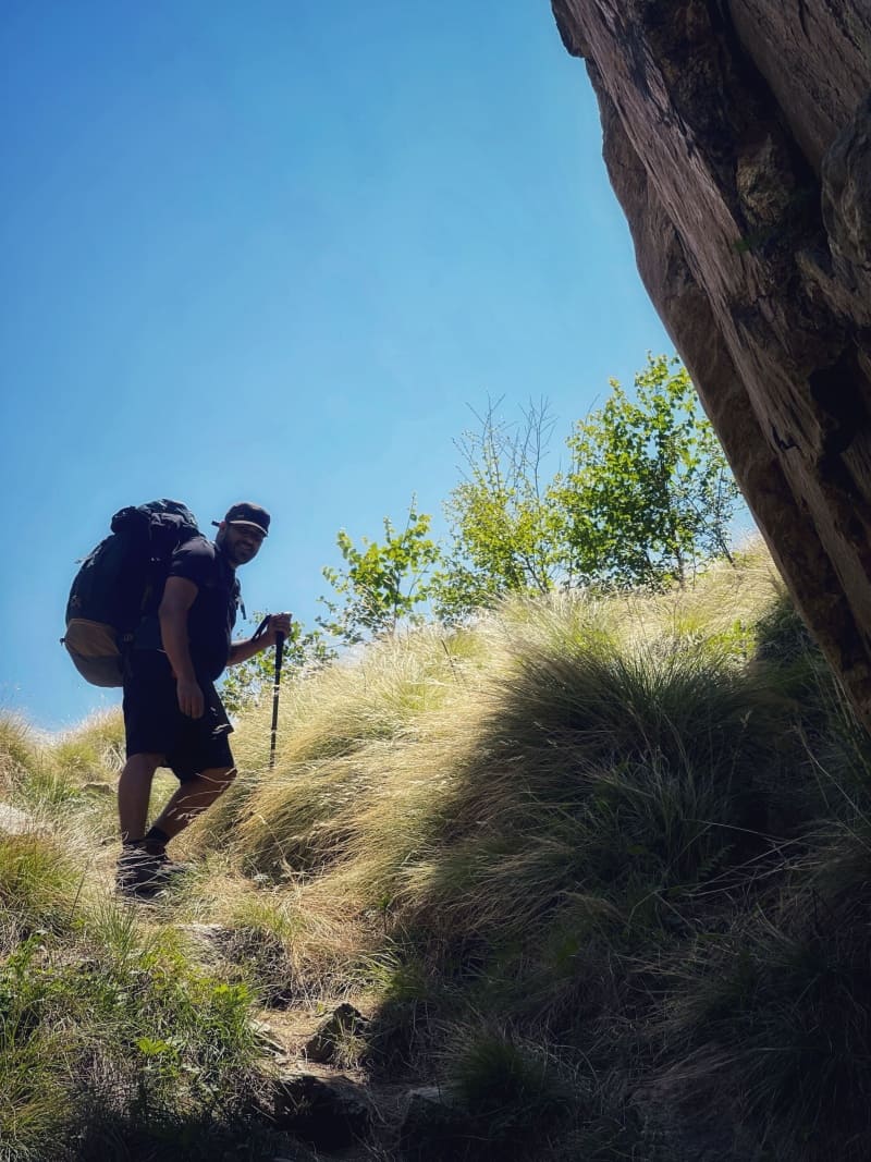 Steep inclined trail of Bhoj Kharak