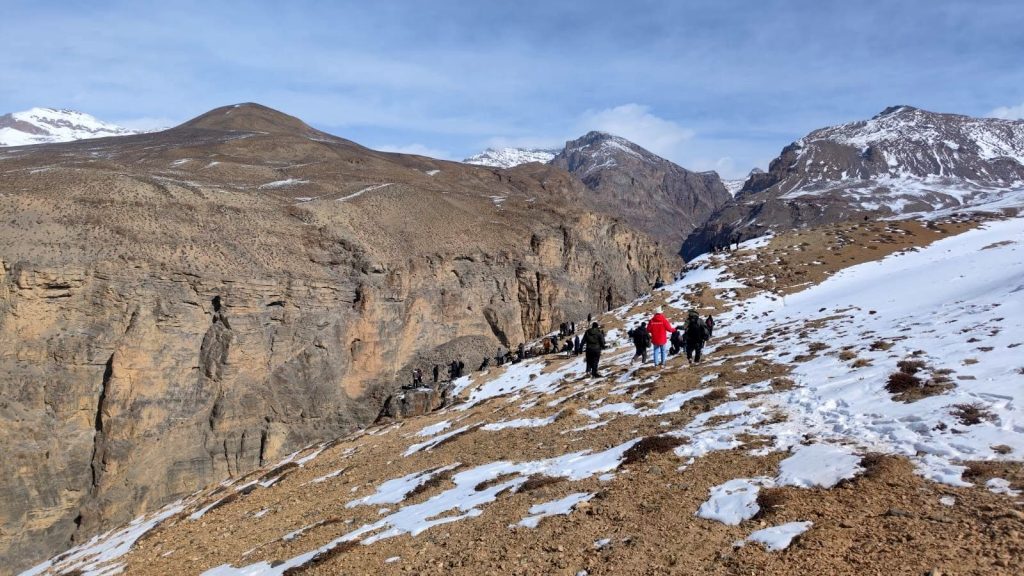 At the snow leopard spotting site