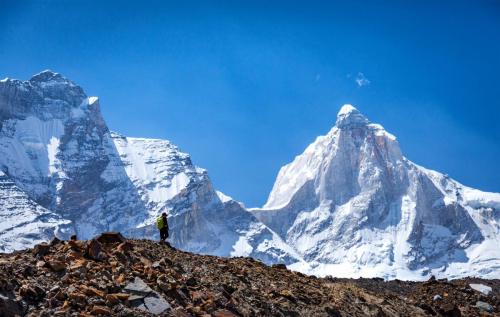 Approaching Kedtartal lake. Gangotri National Park.