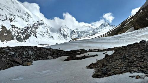 Kinnaur - Garhwal mountain range. Enroute Lamkhaga pass